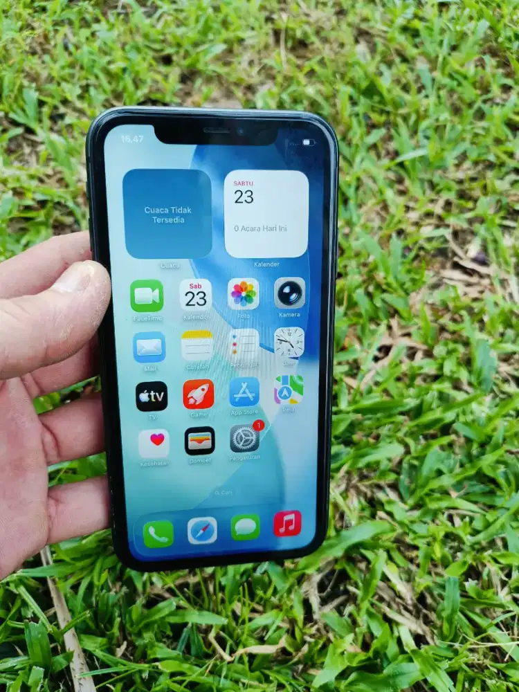 Iphone 11. 64 gb intrr