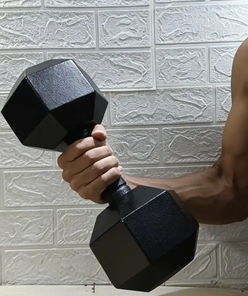 Dumbbel hexagon 5kg, alat olahraga terpercaya 2026