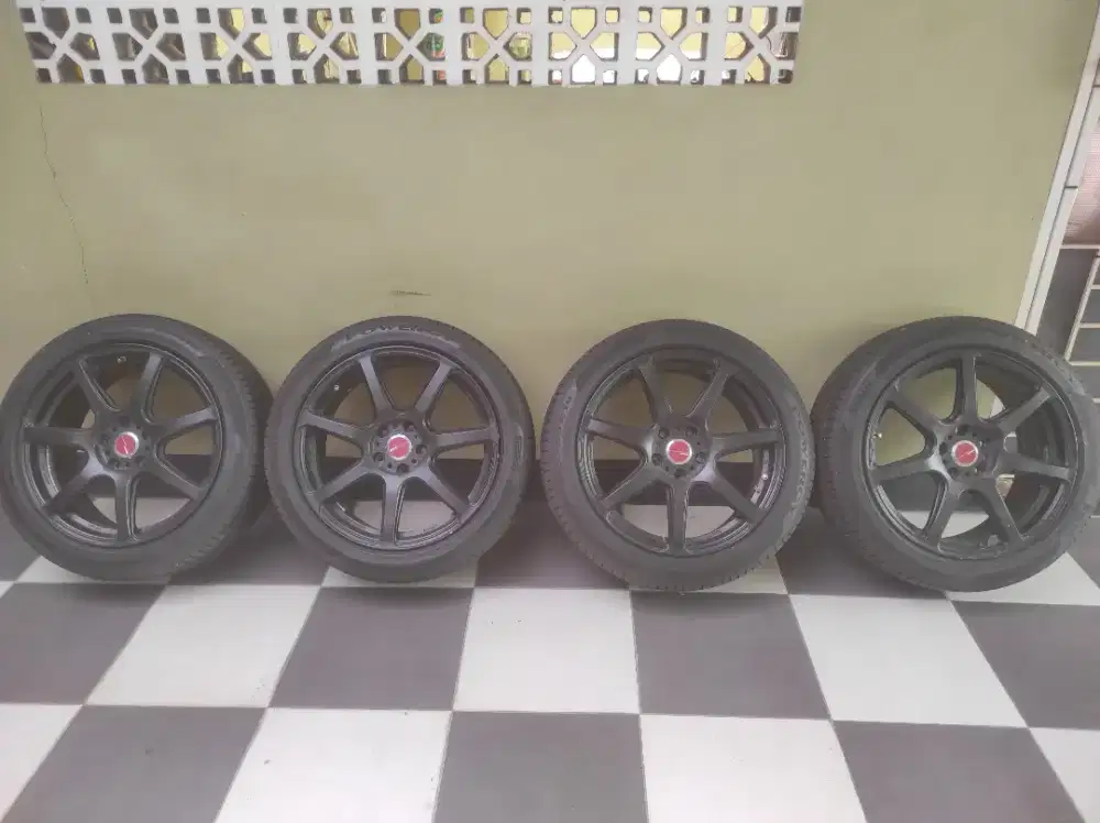 Velg 4 + ban
work asli jepang 100 persen original