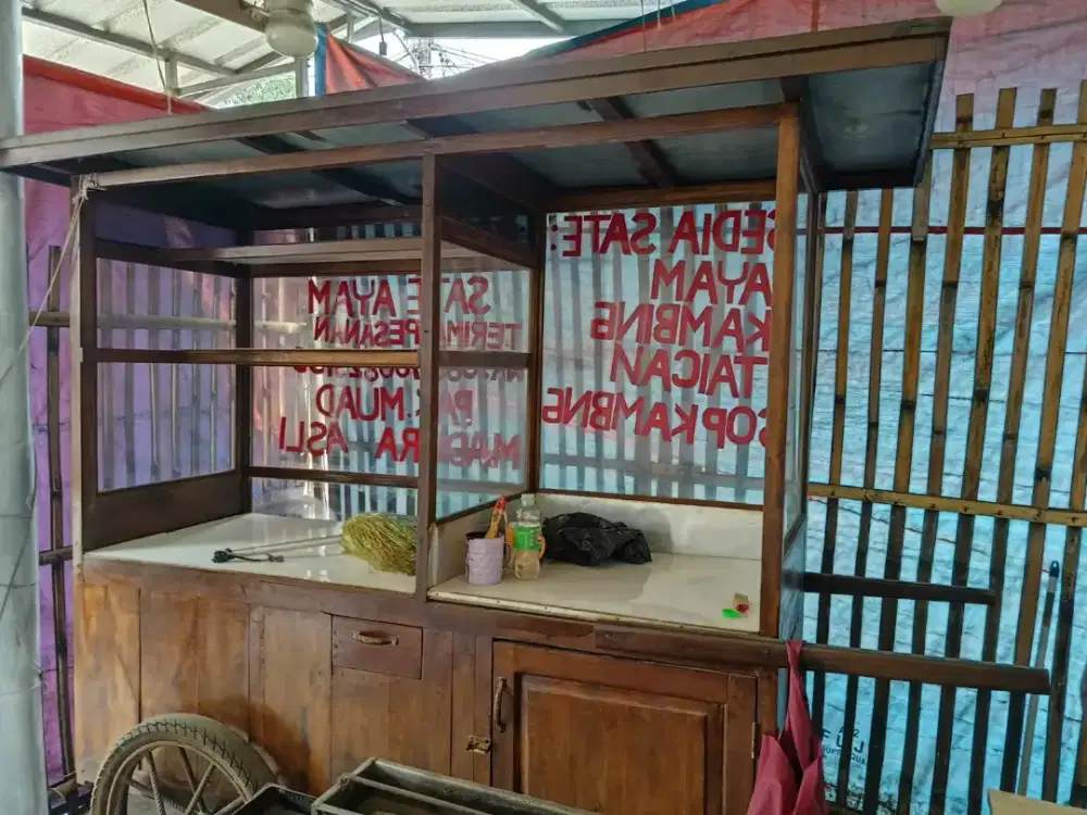GEROBAK SATE BAHAN JATI CAMPURAN DAN 2 MEJA MAKAN