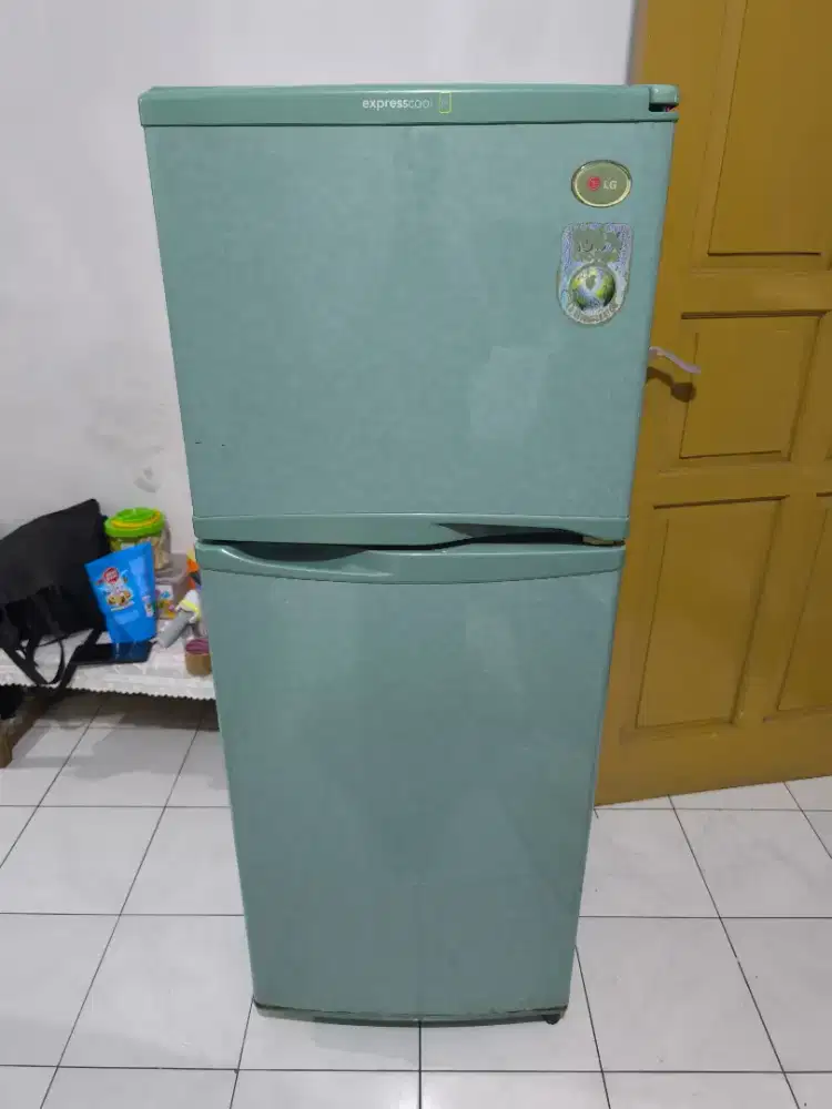 3 Kulkas Bekas Siap Pakai (Polytron, Aqua, LG) – Kondisi Dingin Normal