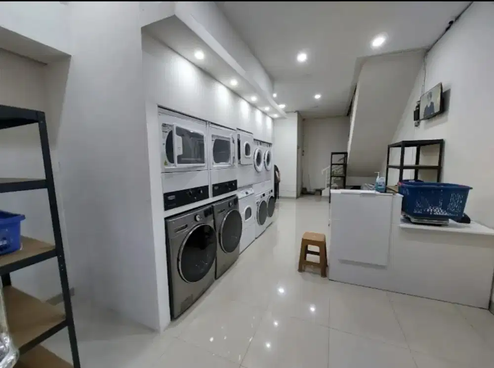 Di cari karyawan Laundry - Setrika