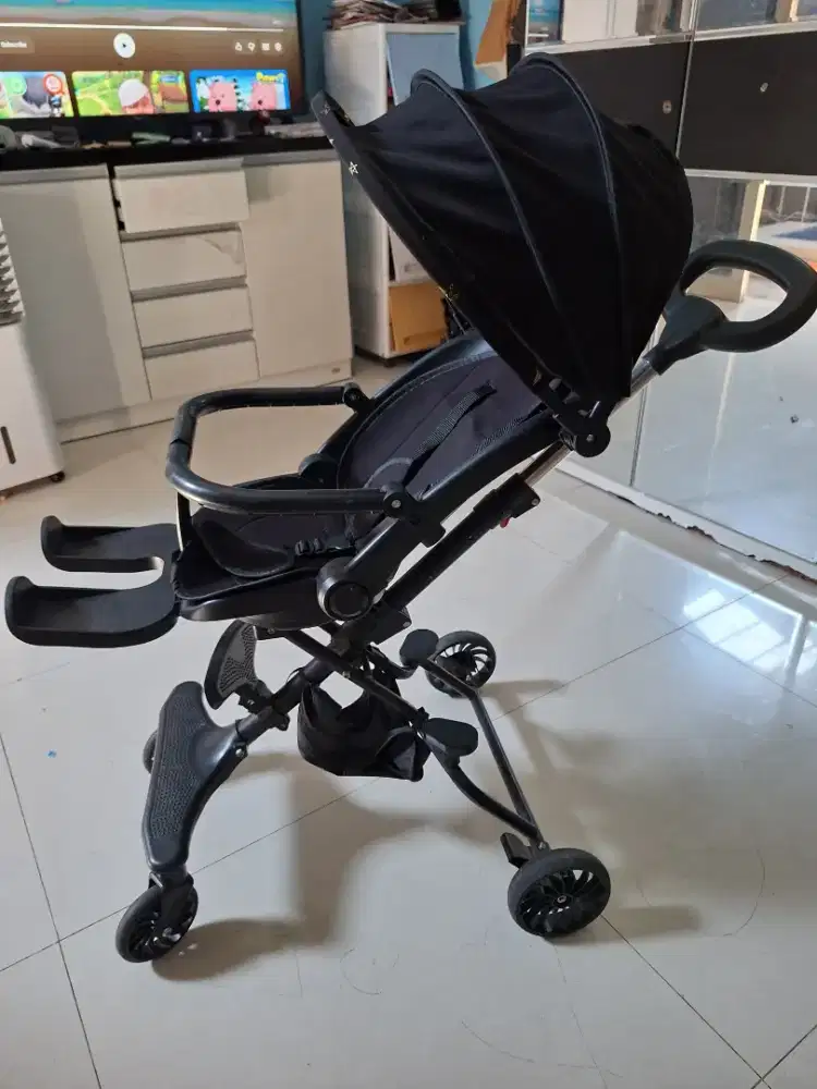 STROLLER BAYI WARNA HITAM