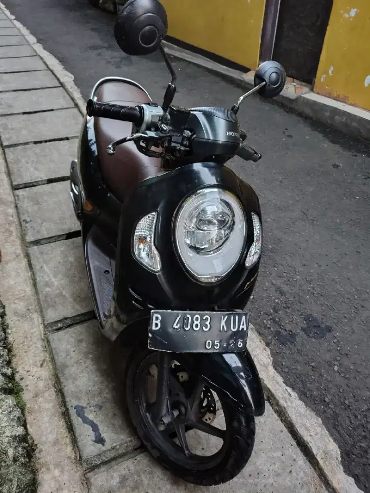 Scoopy prestige Bu ceoat