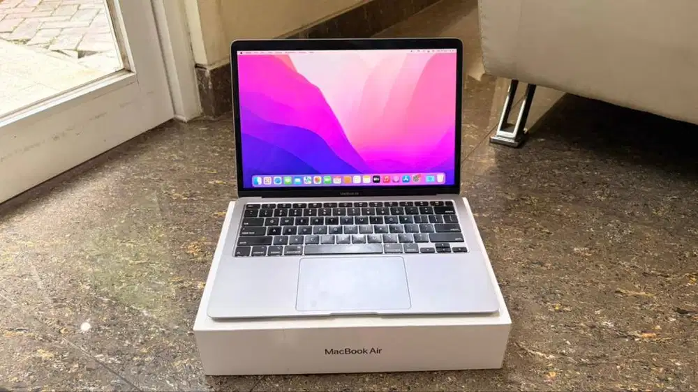 DIJUAL - MacBook Air 13 2020 | Intel i3 8/256gb | Space Grey iBox