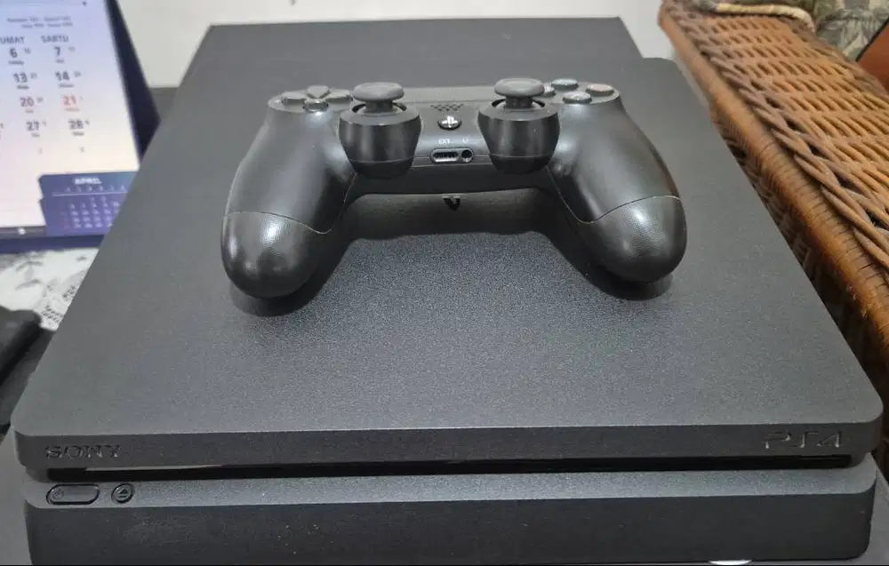PS4 Slim 1TB Ori + Stik Ori + FIFA 25 & NBA 2K24