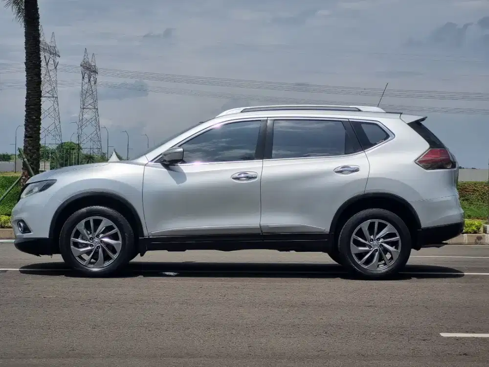 Nissan Xtrail 2.4 Automatic 2017 Bensin Silver Metalik