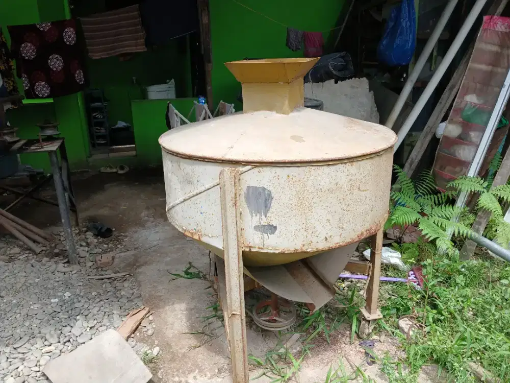 mesin pemecah kemiri
