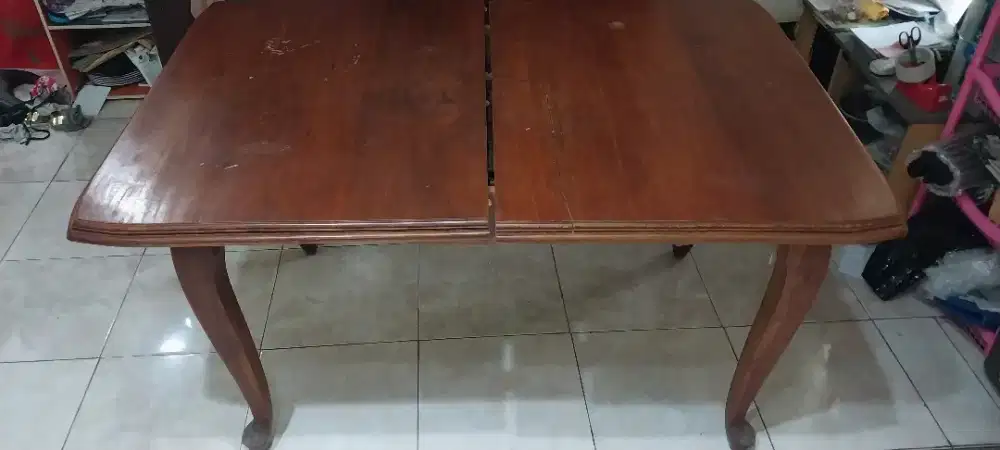 Meja Makan Kayu