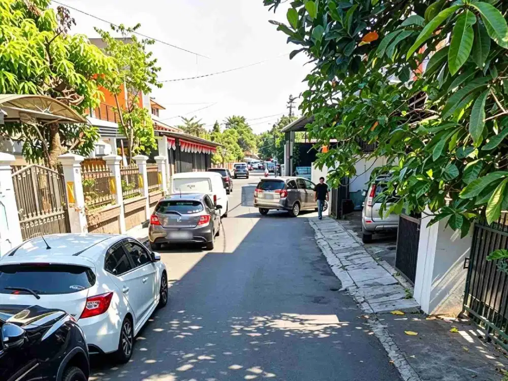 Dijual Rumah Tua di sayap jl. Mutiara