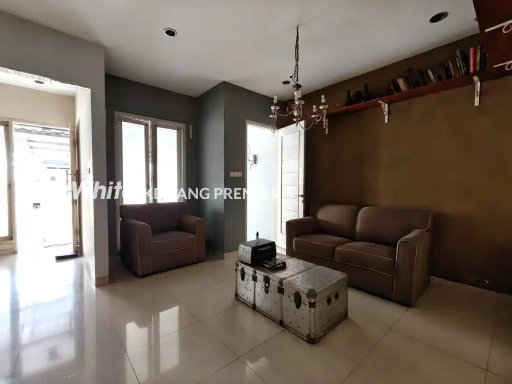 Rumah Lokasi strategist dan elit  area Ciganjur Jagakarsa dekat Kahfi 1 Jakarta selatan