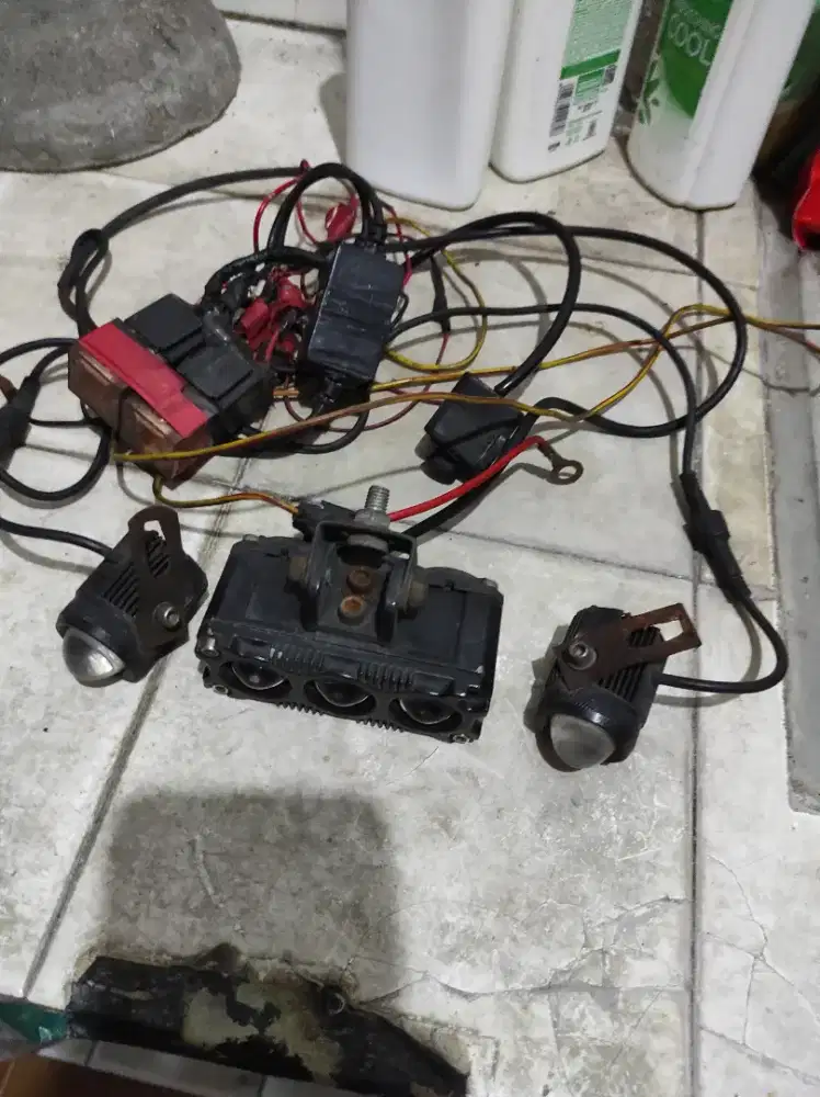 Lampu tembak motor