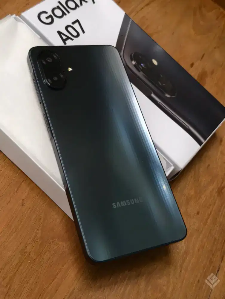 Samsung A07 4/64 second April 2027- non adaptor