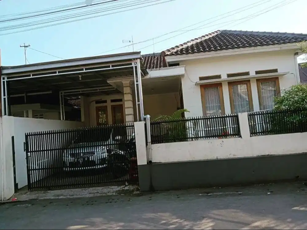 Rumah Dijual dekat dengan alun-alun dan strategis