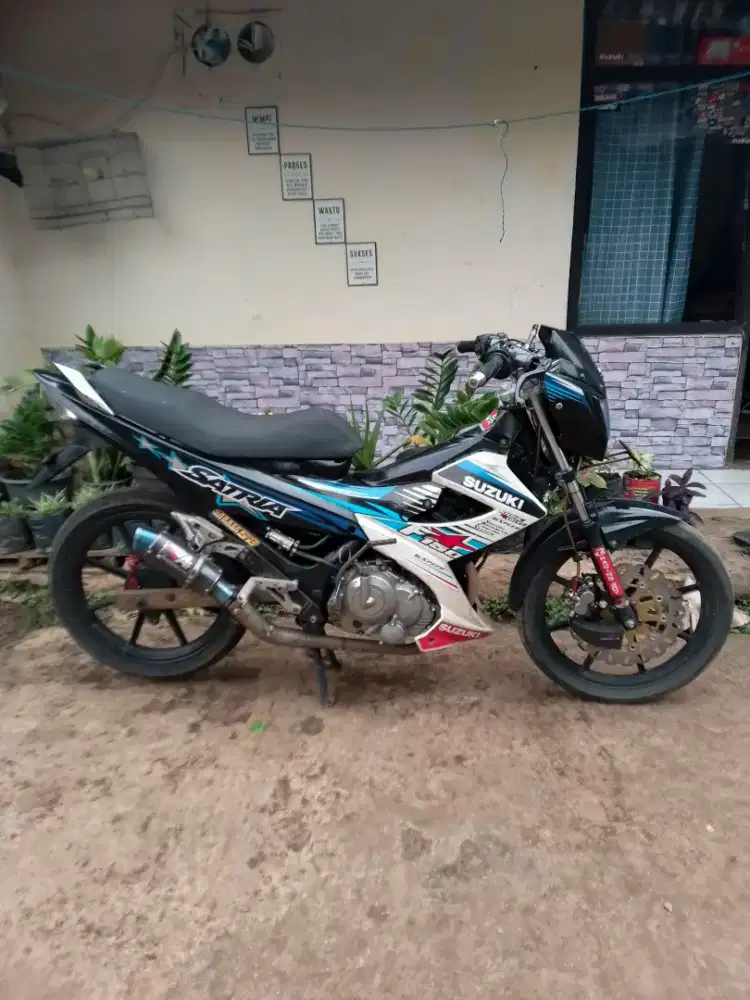 Satria Fu kumplit
