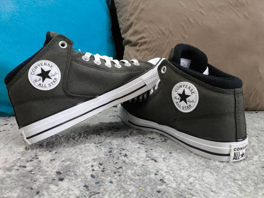 Converse CTAS high street mid