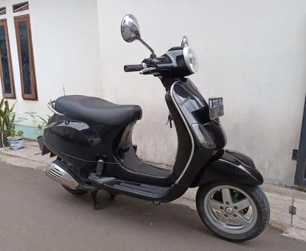 Piaggio vespa lx125 2011 lengkap mesin halus