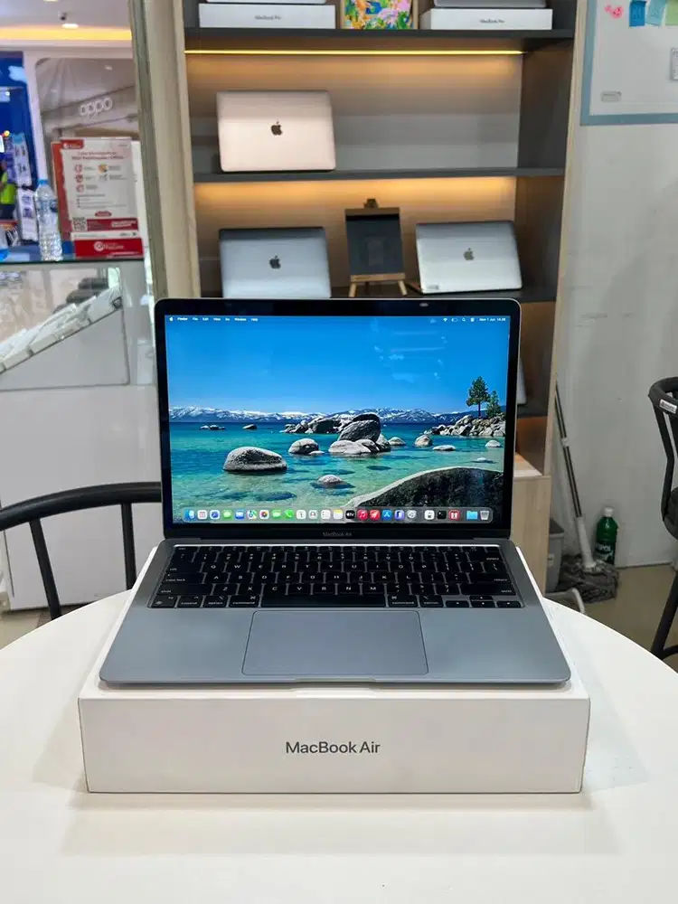MacBook Air M1 8/256GB