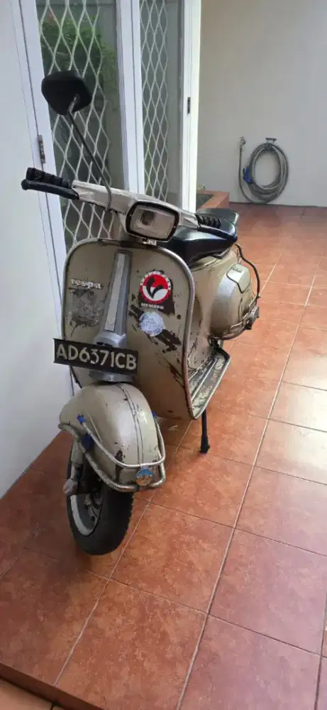 Vespa PTS 100 Pajangan kondisi Original istimewah