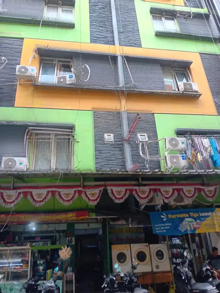 Dicari penjaga kost an
