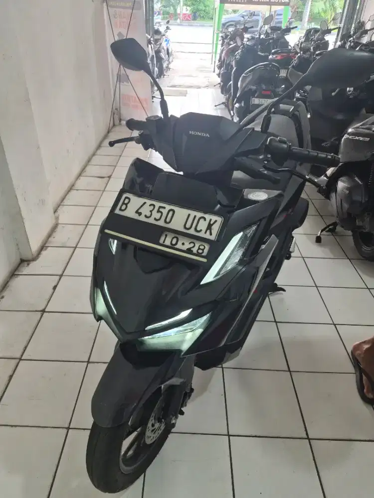 VARIO 160 CBS 2023 KM 9000 OKe cas/ kredit DP 500