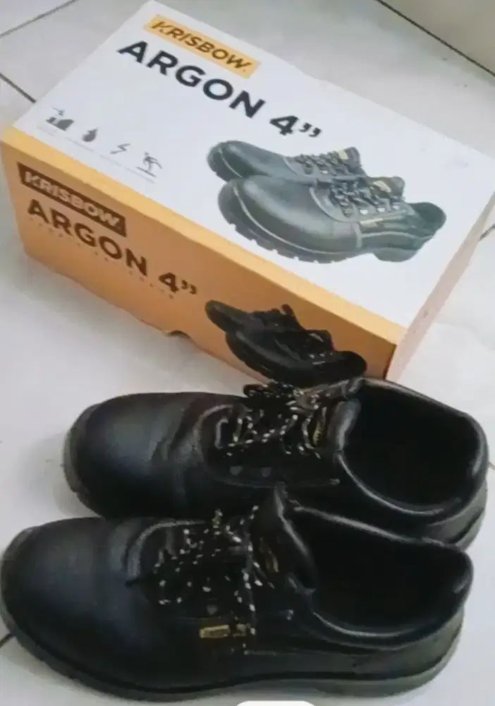 Di jual SEPATU Safety KRISBOW Ukuran 42.