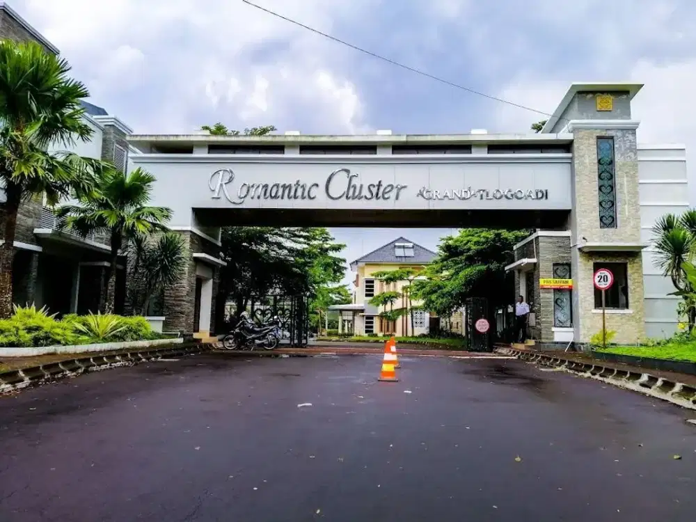 GRAND TLOGOADI: Perum Elite Jogja Utara. Tetangga Minimal Tidak Balap Knalpot Jam 2 Pagi