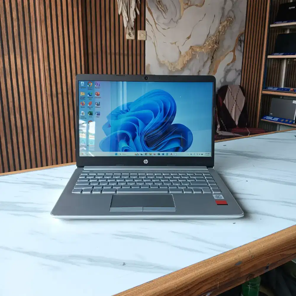Hp 14s-CF2004TX i5-10210U ram 8Gb SSD 250Gb VGA 2Gb