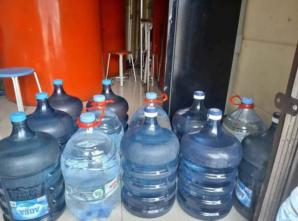 Dijual isi ulang air galon