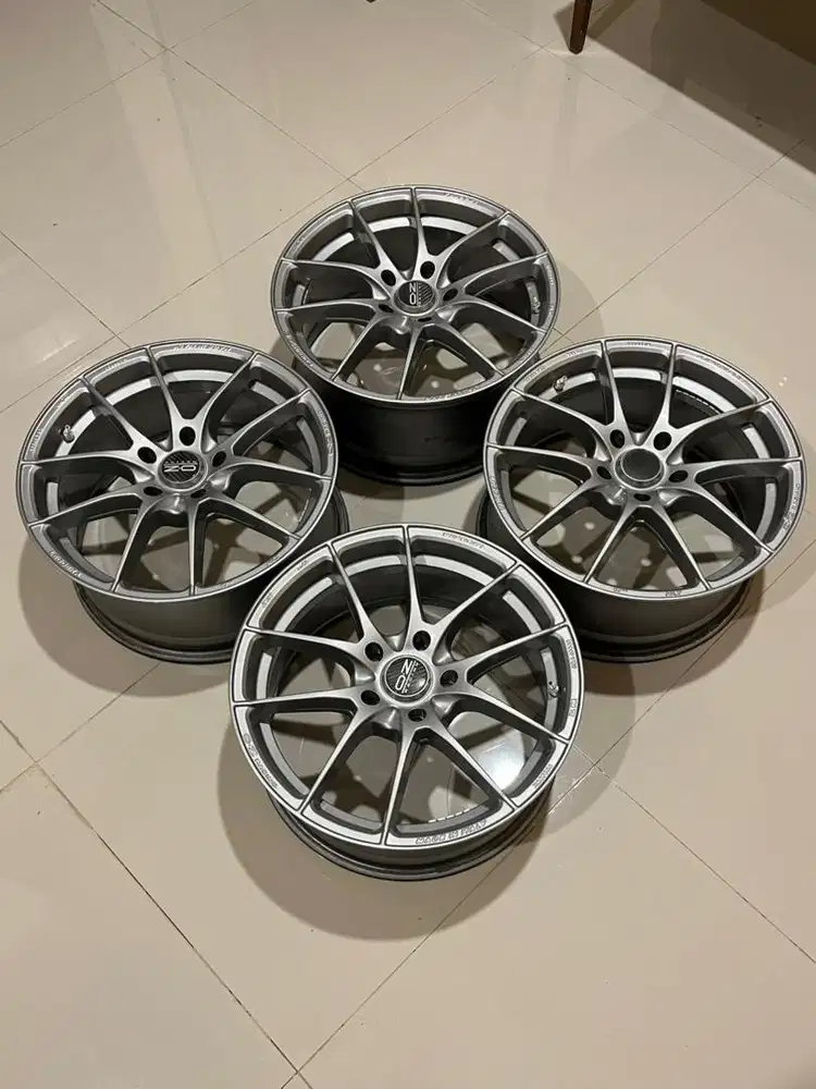 Velg Original OZ Leggera R17 lebar 7.5 et 45 pcd 5x114 Made in Italy