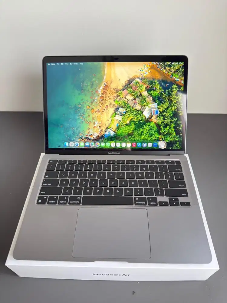 Macbook air M1 8/256
