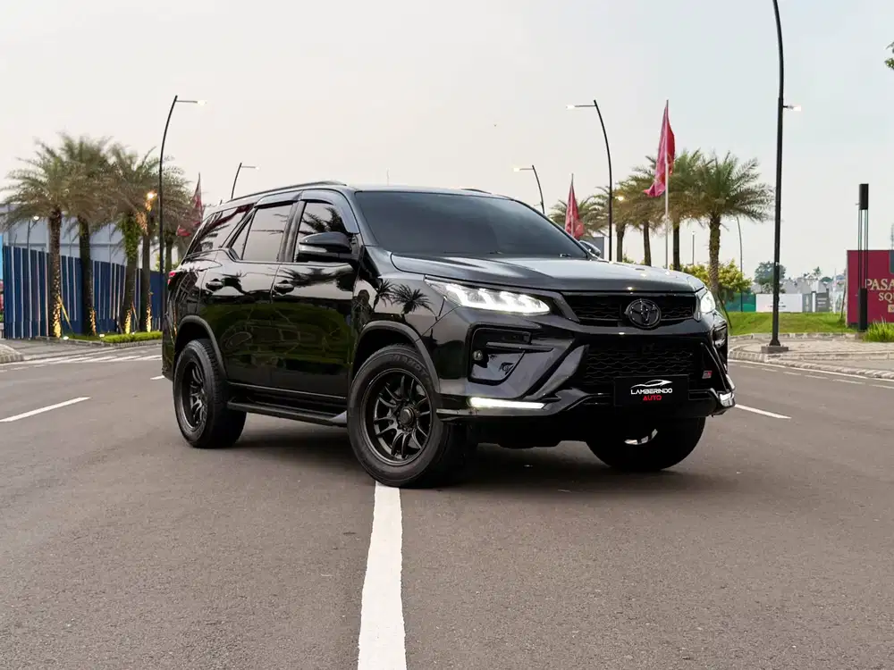 TOYOTA FORTUNER VRZ 2.4 TURBO DIESEL 2017 UPGRADE LEGENDER LOW ODO !!