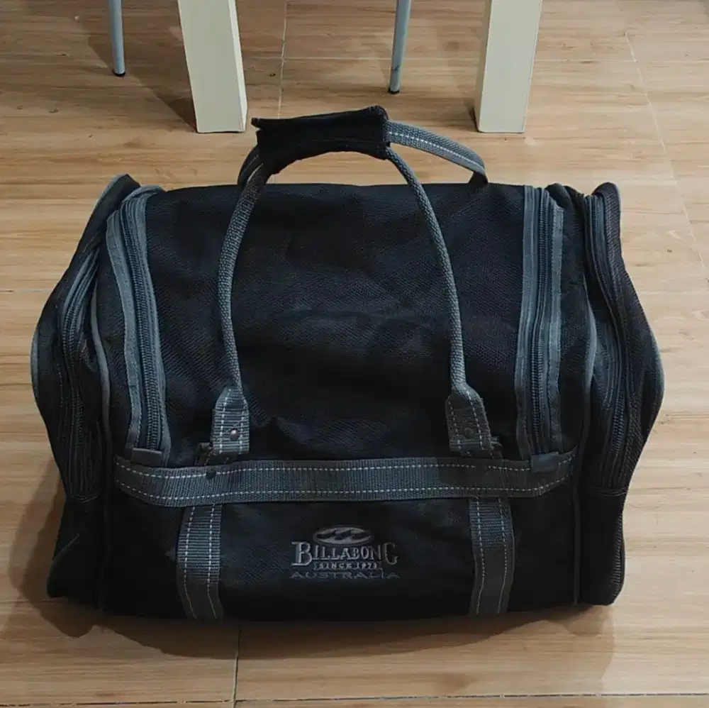 Tas Travel  Billabong Original warna abu tua ukuran 52x45x30