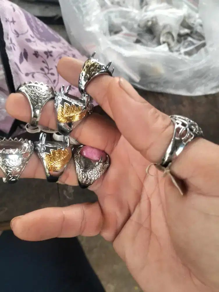Ring batu cincin titanium