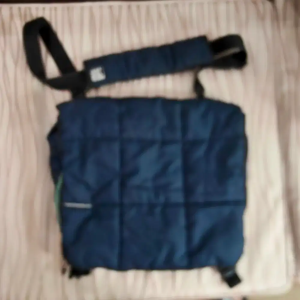 Messenger Bag Biru Tua Bahan lapis Cushion