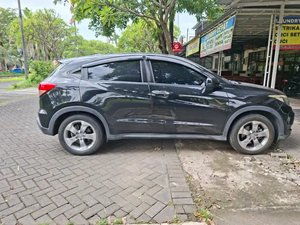 HRV E CVT 2018 kondisi.bagus nopol L tangan 1