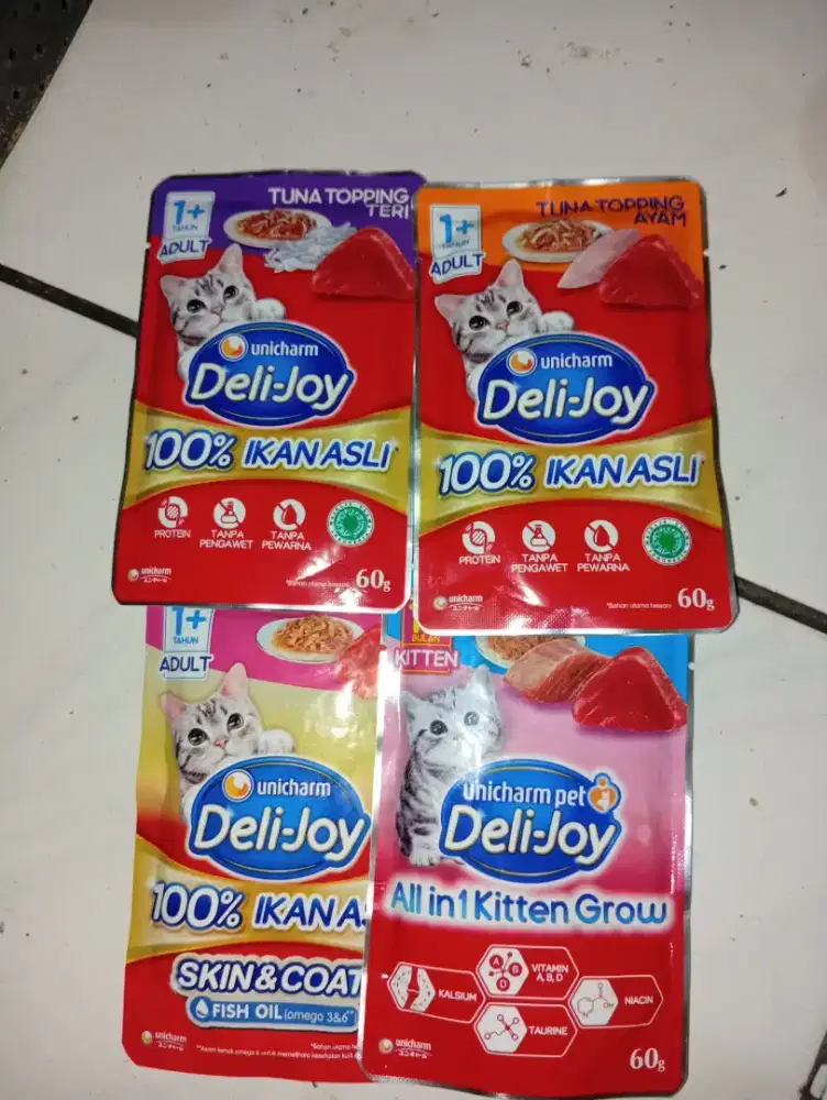 Deli-joy makanan kucing