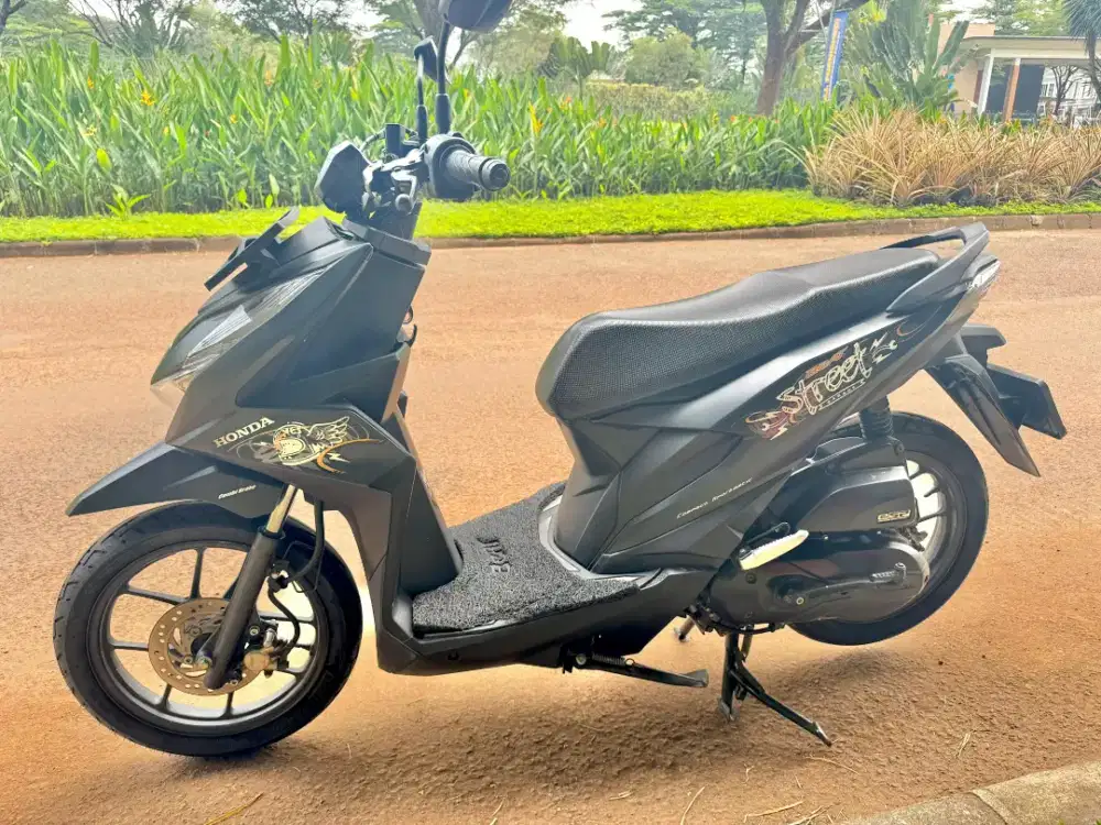 Dijual motor Honda Beat Steet