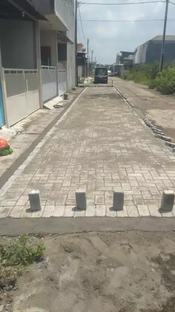 Pasang paving maupun plus bahan siap bantu kerjakan