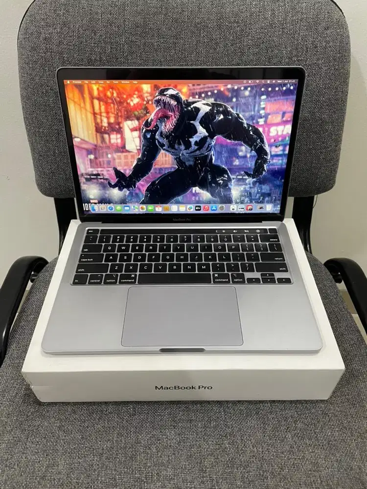 MacBook Pro 13 2020 i5/8/256 Fullset