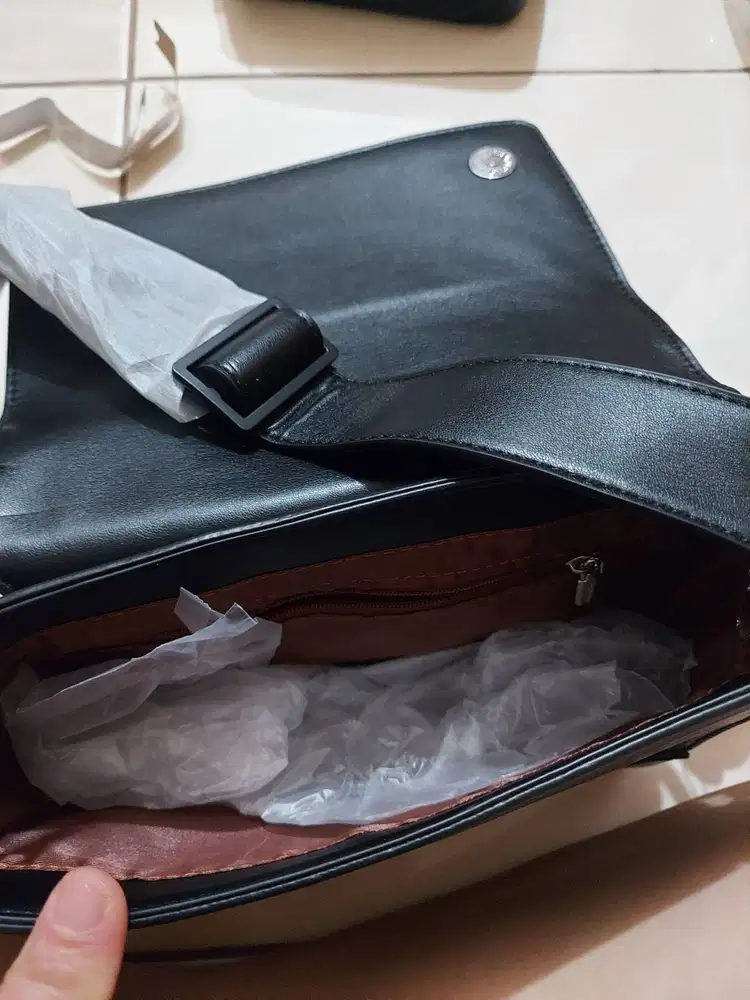 Handbag JimsHoney hitam