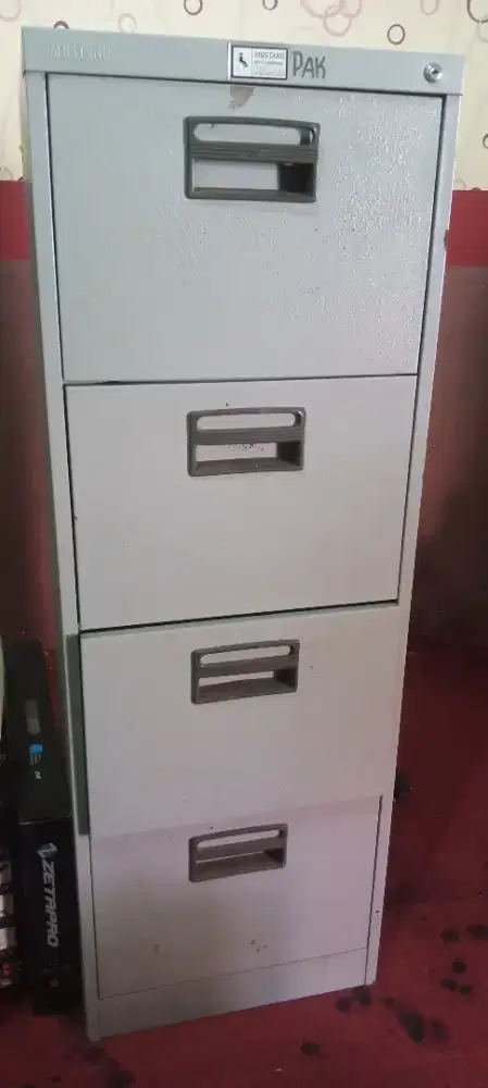 Lemari Besi Untuk File Arsip Kantor