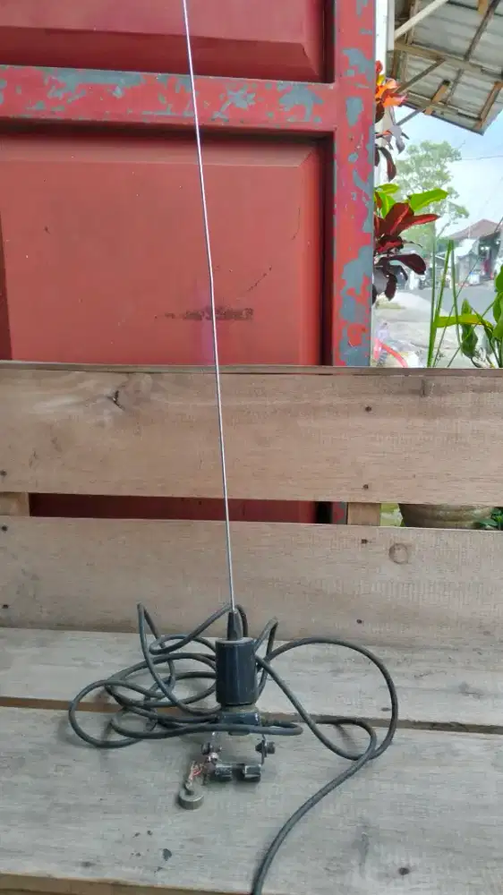 Antena untuk pesawat rick atau walki tallki