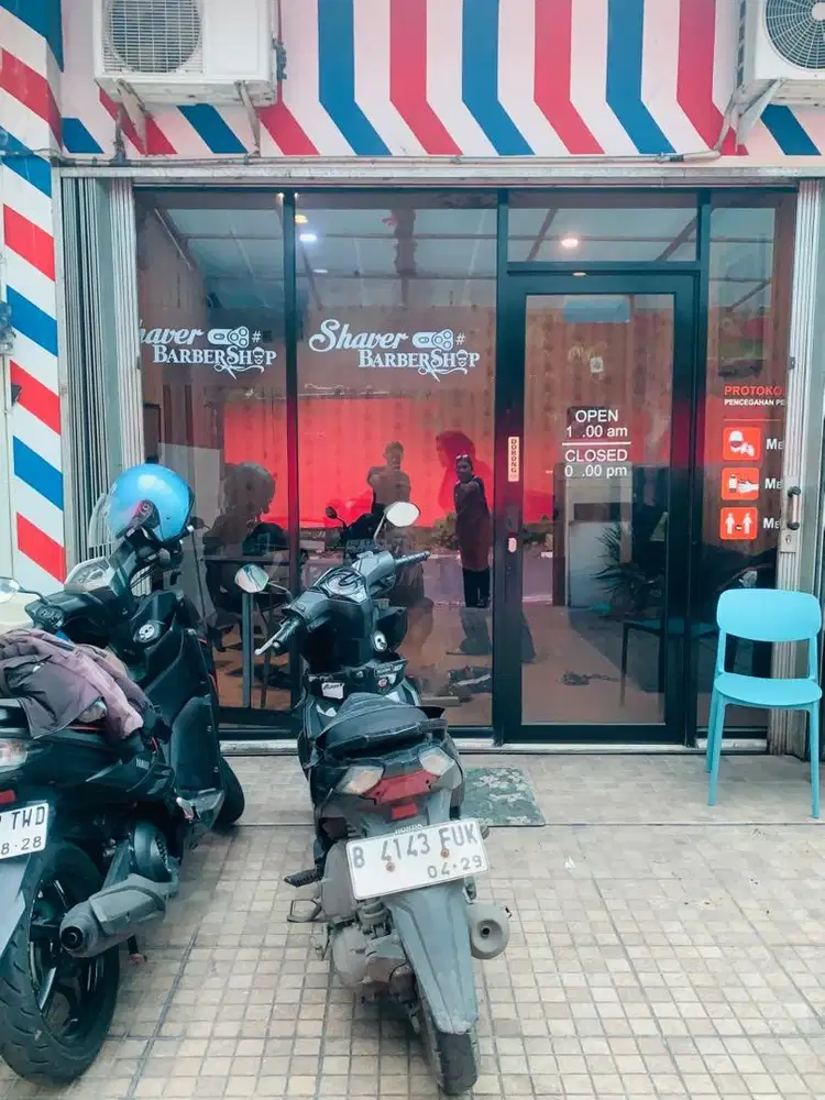 Dibutuhkan capster/tukang cukur barbershop