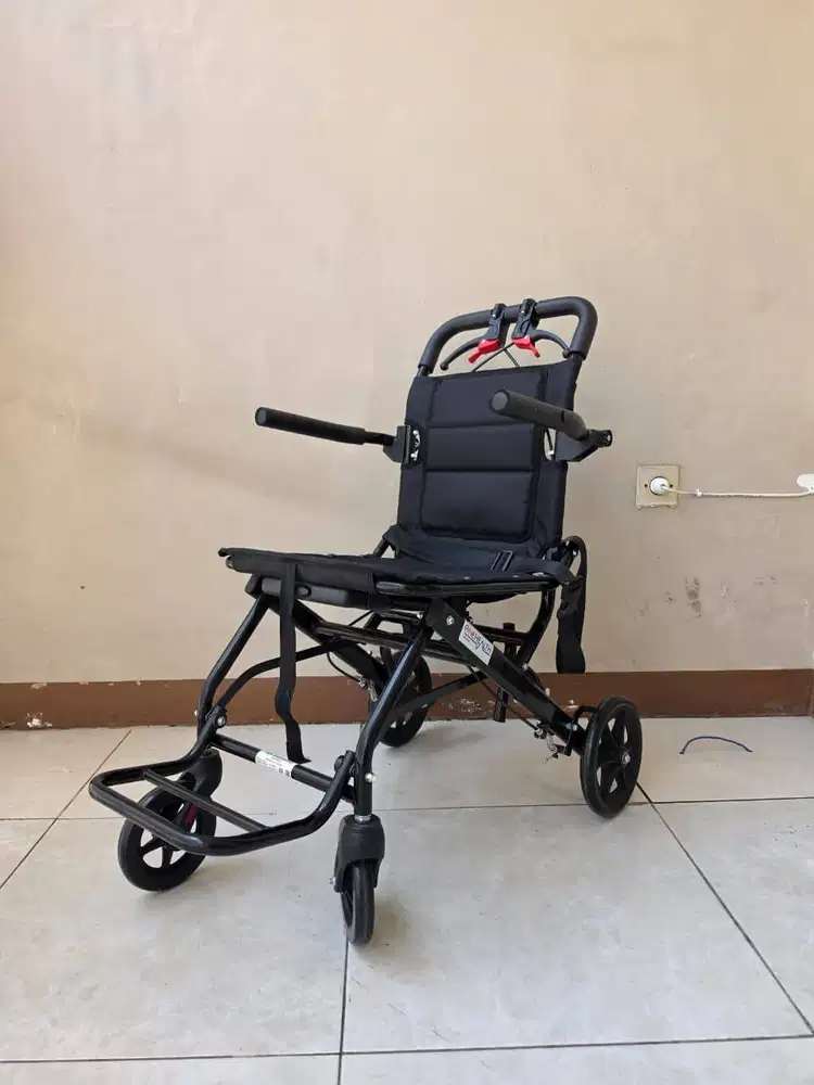 Jual Kursi Roda Travel ONEHEALTH DY800. Kondisi 99% seperti baru.