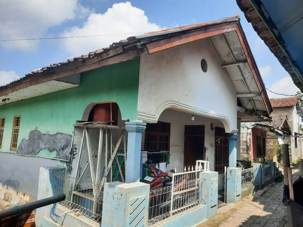Dijual Rumah luas, dekat jalan raya, lingkungan aman, ramah air deras.