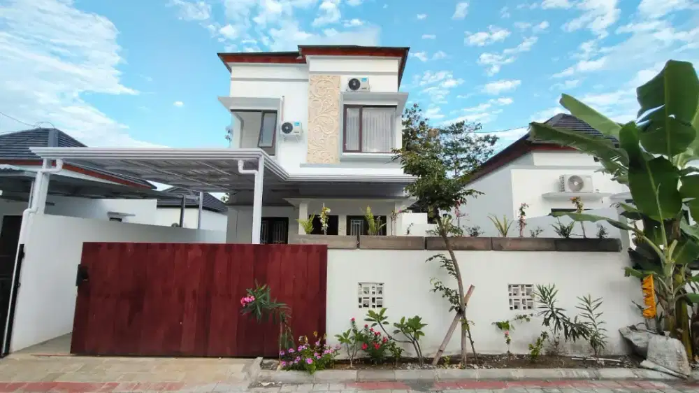 JUAL RUMAH SEMI VILA BARU WITH POOL