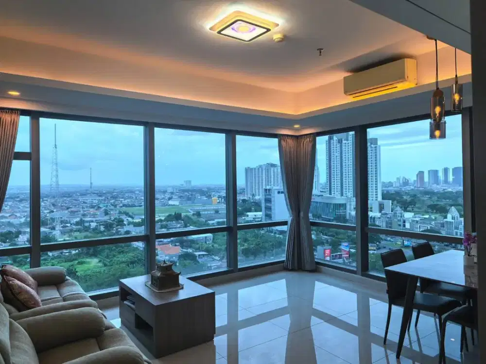 apartment LA RIZ MANSION. Connected dengan Pakuwon Mall, View: city (bukit darmo boulevard) Private lift