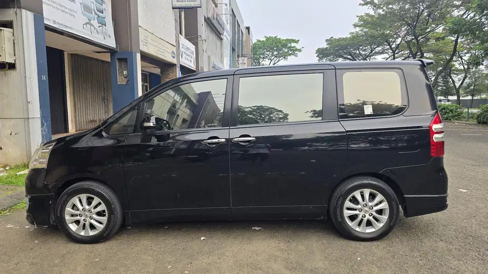 Toyota Nav1 V Limited 2016