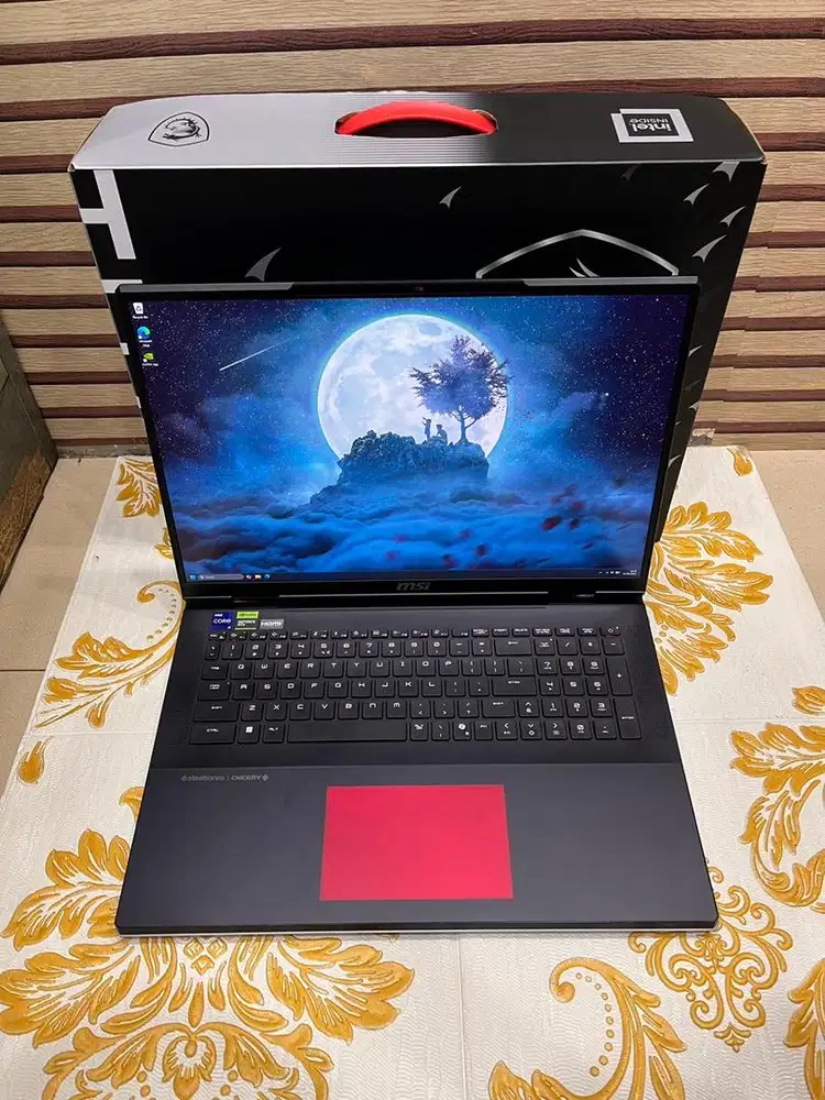 MSI Titan 18 Core i9| RTX4080/12GB| 18 inch 64GB 2TB Second Like New